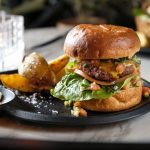 burger-onion-soupe-daily-18downtown-cafenoah-fransk20241203-1-1uu7n51